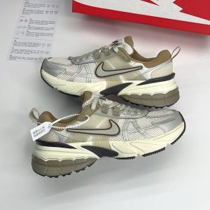 کتونی نایک وی تو کی ویتنام Nike v2k run