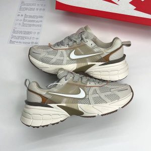 کتونی نایک وی تو کی ویتنام Nike v2k run